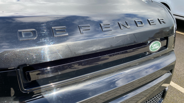 Land Rover Defender 3.0 D250 SE 90 3dr Auto Diesel Estate